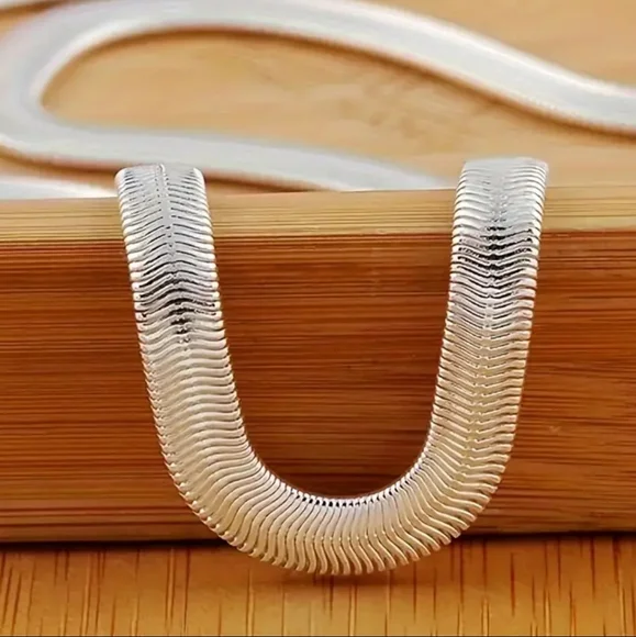 Elegant 9.25 Sterling Silver Snake Chain 20" - Picture 2 of 4